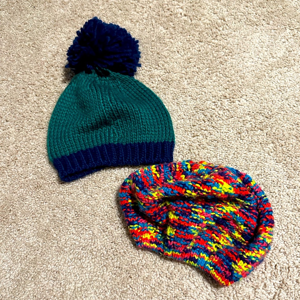Bundle of two knit hats